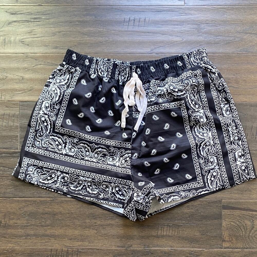 SHEIN Bandana Short Womens Sz XL Black and White Paisley Athletic Shorts